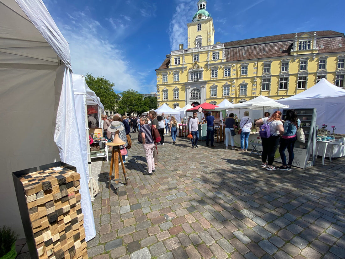 Nikolaimarkt auf dem Schlossplatz Oldenburg