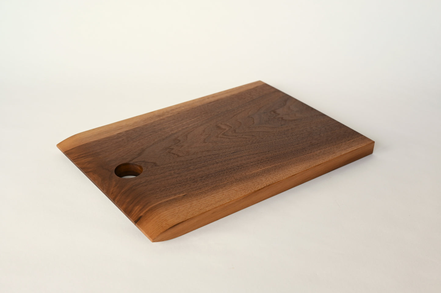 SCHNEIDEBRETT NUSSBAUM